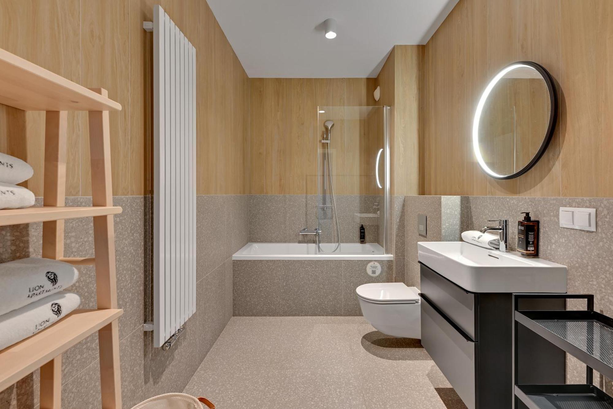 Scala City Center Apartments With Parking By Lion Apartments 그단스크 외부 사진